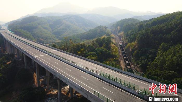 大浦高速公路建成通车广西南宁珠三角再添高速新通道