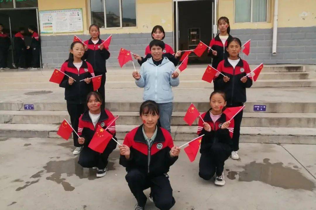 2021,持续向前,与柳林初级中学一起奔跑