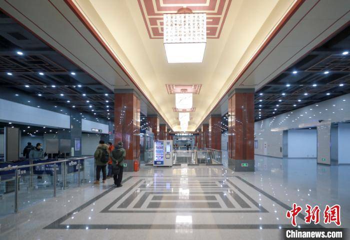 2020年12月31日,北京地铁16号线中段开通.图为国家图书馆站.贾天勇 摄