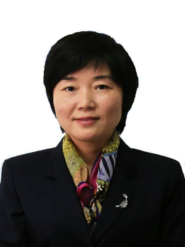 陆萍他兢兢业业,尽心尽责,干一行爱一行,工作中勇挑重担,从不计较个人