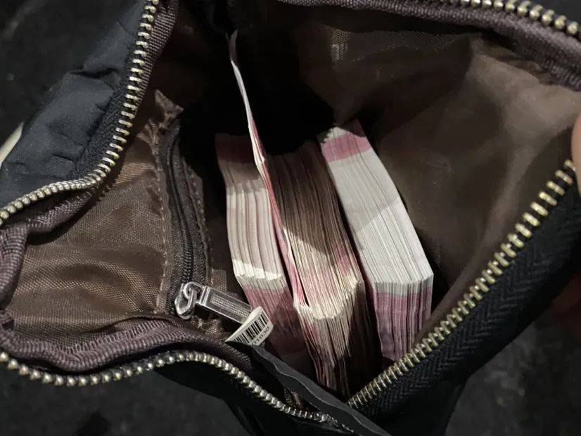 事发温州吾悦广场女子被偷6万现金