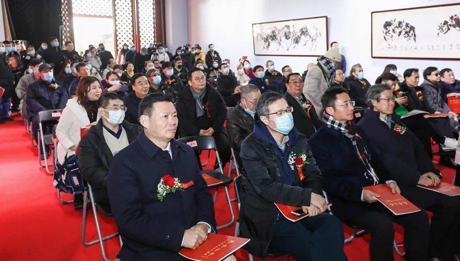 "气贯斗牛——高建伟牛年迎新画展"在北京馆展出.