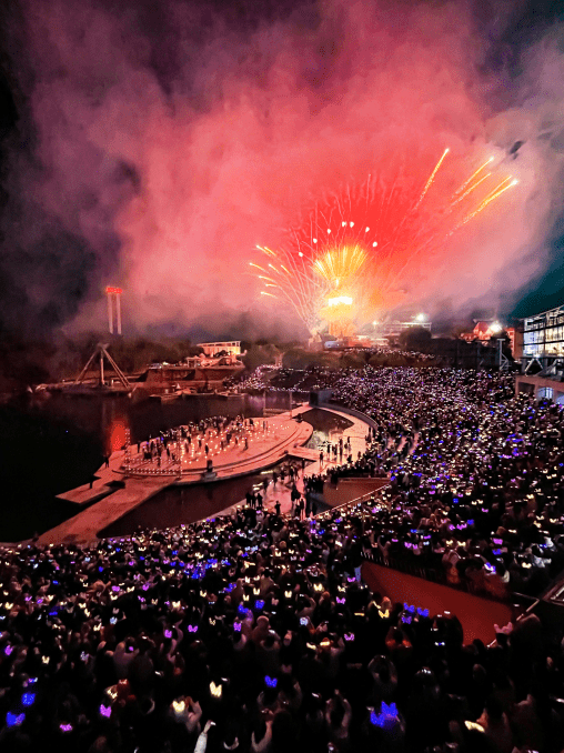 數萬遊客狂歡倒數迎新年,長沙世界之窗上演全景跨年焰火秀