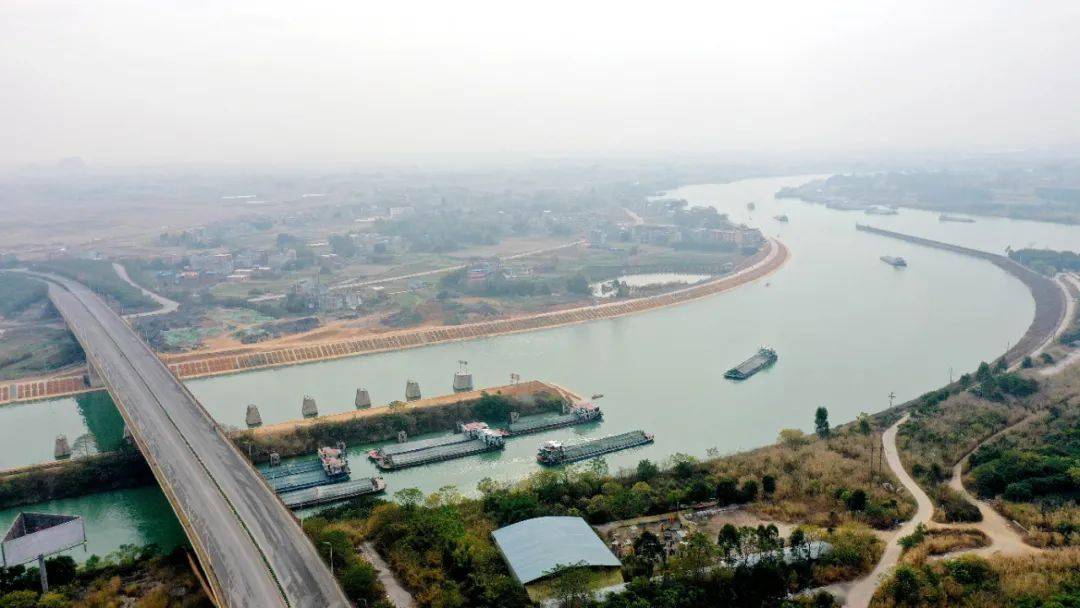 给力贵港郁江二桥有望春节前通车