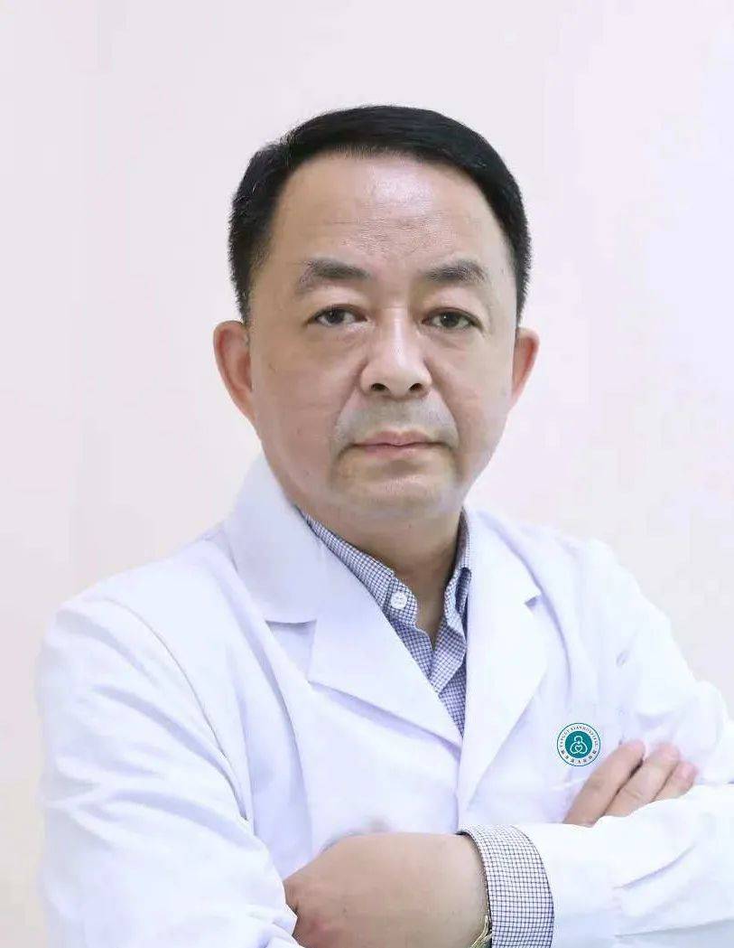 1月4日(周一)泰山学者,神经内科著名专家杜怡峰教授来我院坐诊,查房