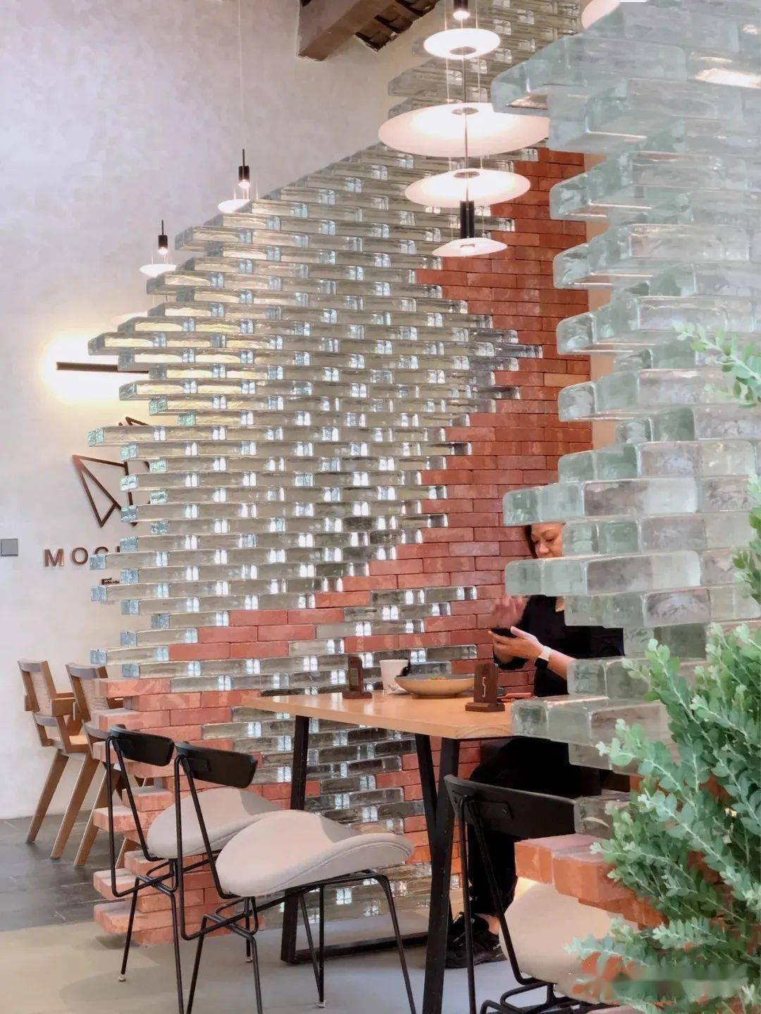 身兼数职的玻璃砖,究竟有什么奥秘?