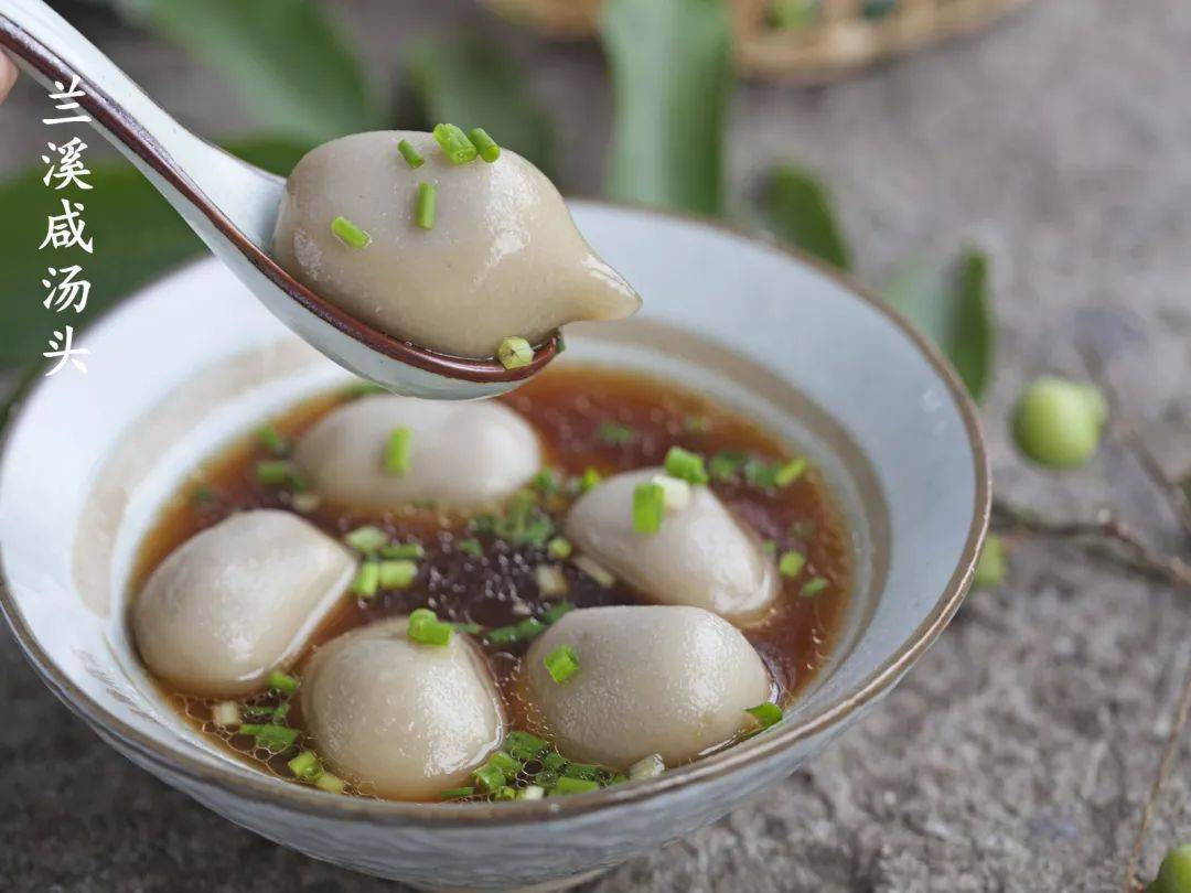 滑动查看更多入选的美食它们分别是金华酥饼,金华佛手饼,兰溪鸡子馃