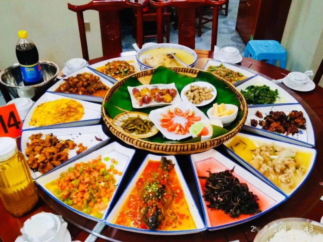 贵阳,黄果树,西江千户苗寨,荔波大小七孔,青岩古镇动车五天豪华纯玩