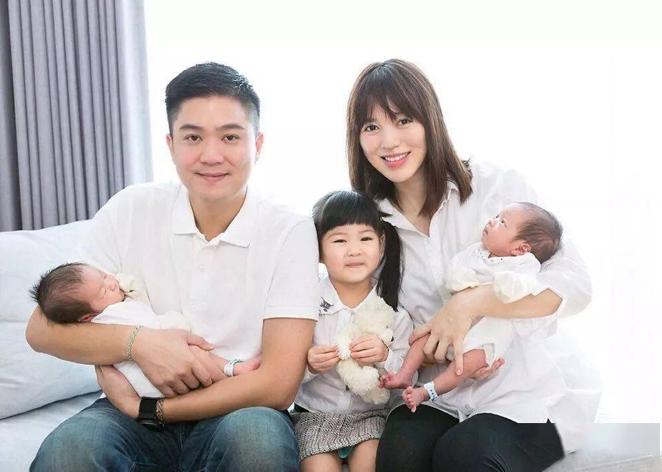 当时林牧洁34岁,3个月后就在巴厘岛alila villas举办了婚礼,两人兜兜