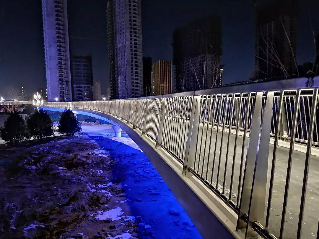 菏泽中华路弧形天桥实拍