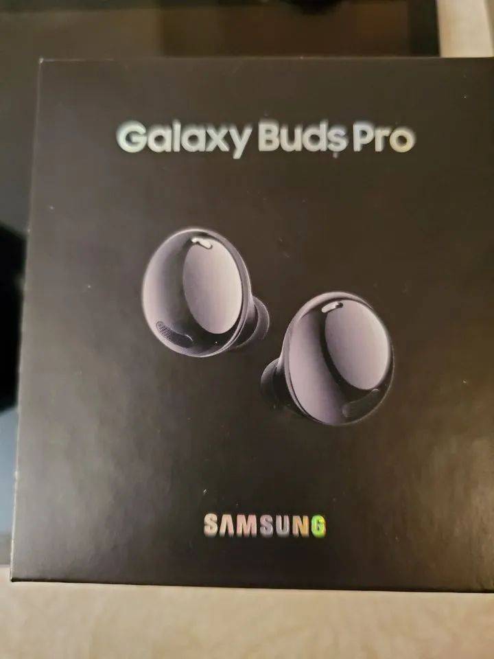 还有消息称,在这次活动中全新的三星galaxy buds pro真无线耳机有望