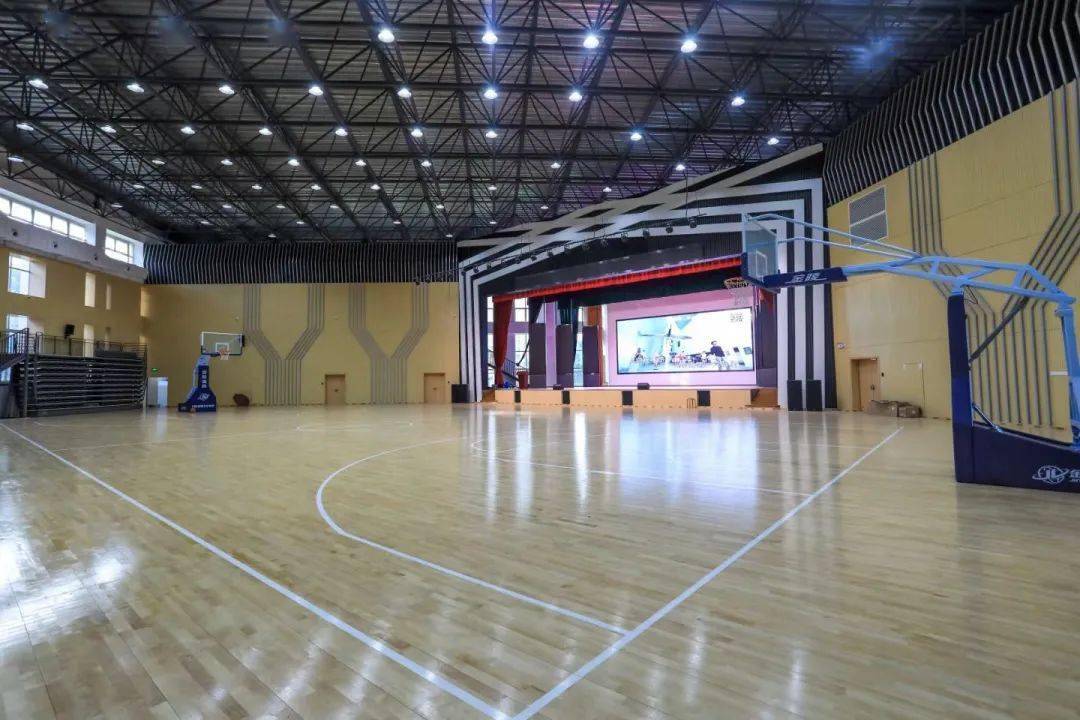 美芝股份深圳石岩官田学校项目获业主赠送锦旗