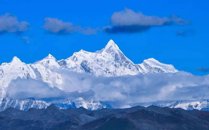 春节8日 | 冬游【西藏】 探寻中国最美山峰 蓝冰之旅