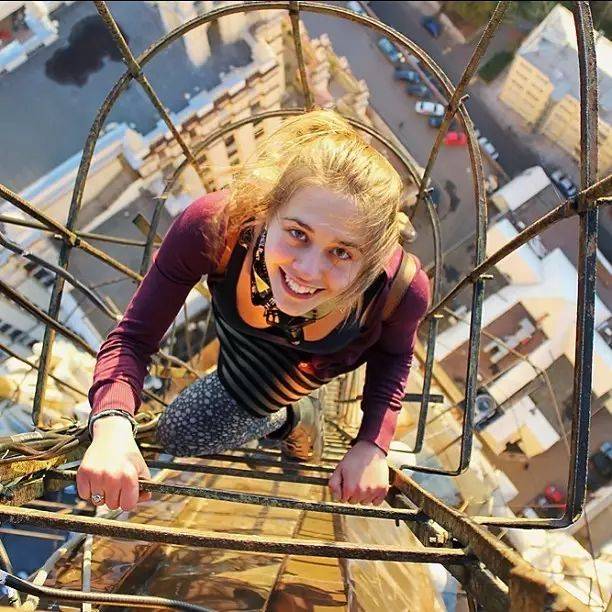 看了世界上最危险女人的照片我再也不敢自拍了