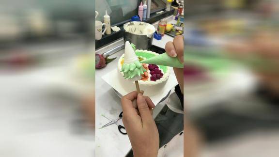 最详细慢动作教你做好看的蛋糕