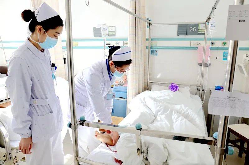 医疗技术神奇刚做完髋关节置换大手术就能下来走路