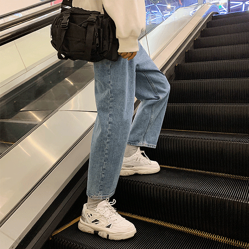 今年牛仔裤最好搭配的3款鞋子,了解一下!_老爹