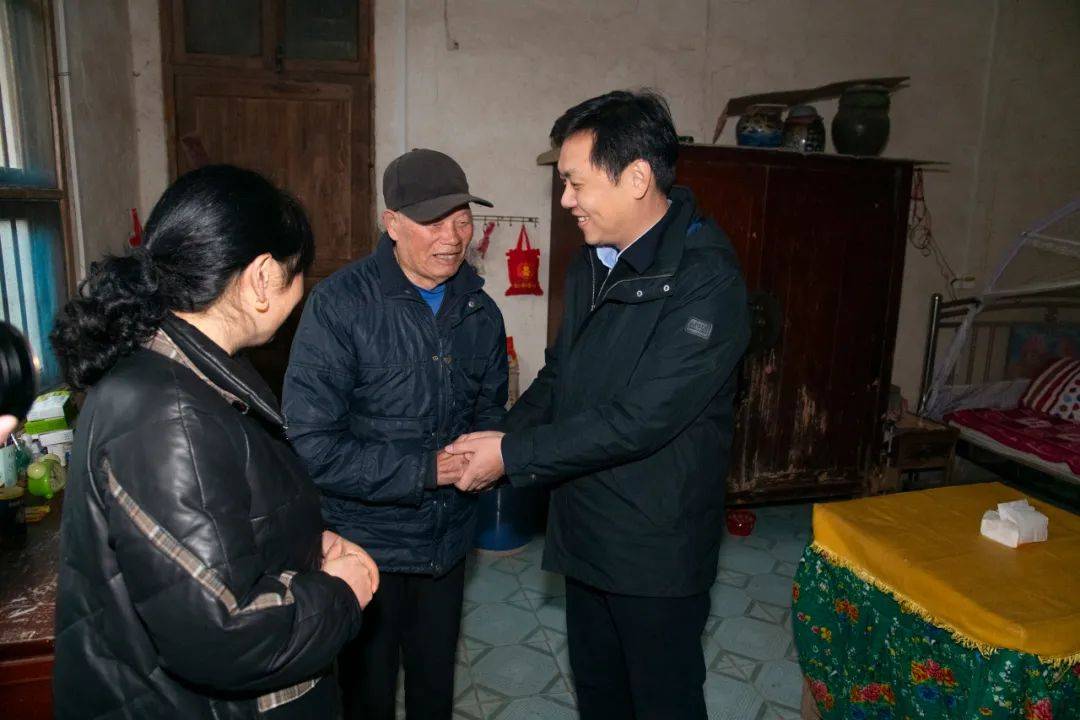 1月6日,受湘江集团党委委托,集团党委委员,纪委书记,监察专员戴旭带领