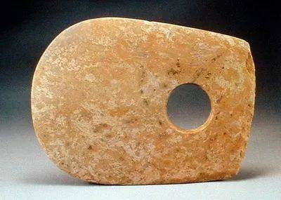 安徽含山凌家滩揭示中国玉璜文化的起源_时代