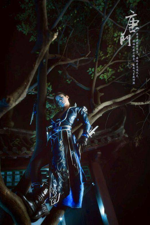 蓝堂 萝莉cn 李小四 身轻如燕 衣袂轻舞落繁华 鸟翔碧空般 驰骋御风