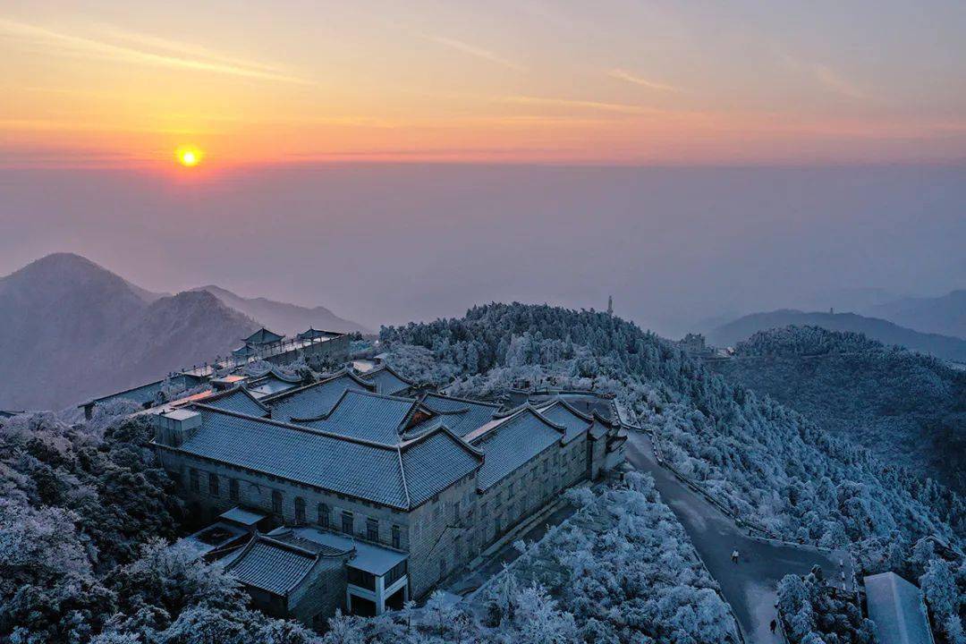 冰雪衡山特价358元登祝融峰祈福赏绝美雾凇