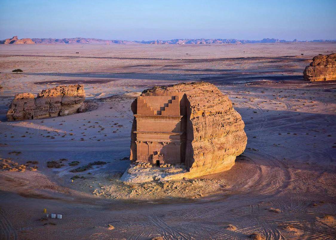 到此一游｜神秘的沙特古城宛如迷宫，躺在沙漠里看漫天繁星