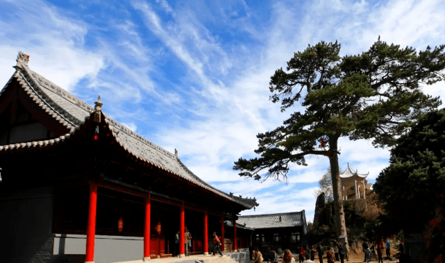 地上的古建筑文化价值最高的是怀安城的昭化寺.