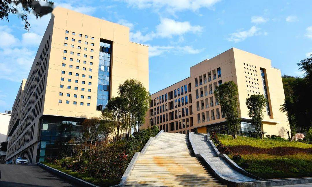 大美明院新的网红打卡点来了带你尝鲜工科楼