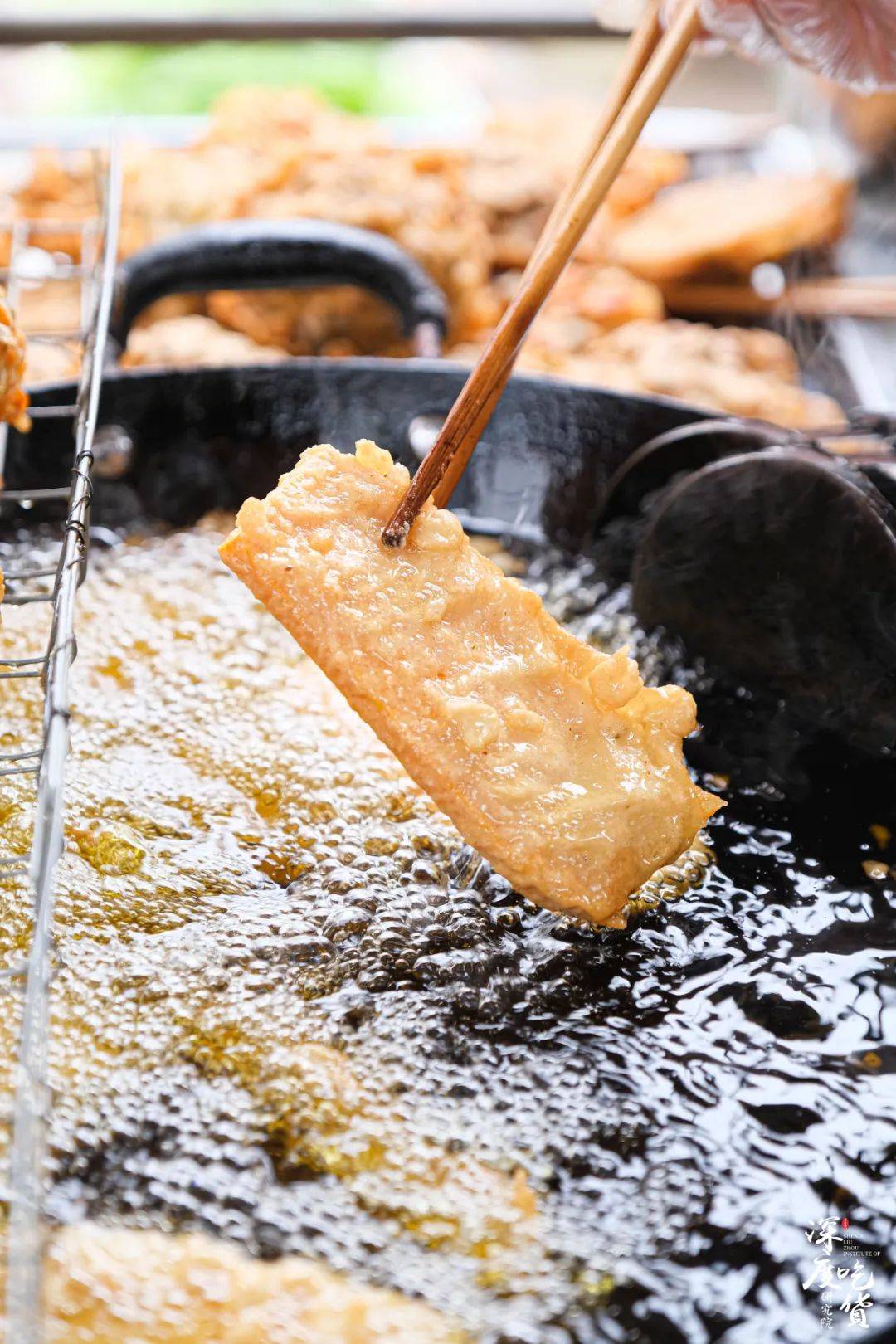 上火也要吃柳州人童年最爱的油炸馍就藏在白云市场