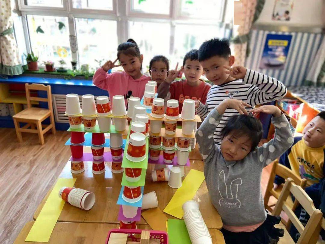 纸杯叠叠乐智慧层层高钢花幼儿园开展特色搭建活动