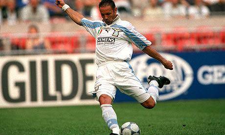 他是任意球世界第一人,攻防兼备在游戏中却被低估_米哈伊洛维奇