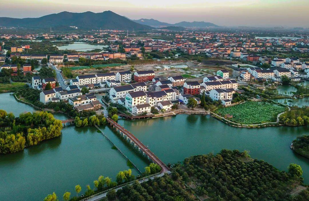 点赞余杭获评2020年度新时代美丽城镇建设优秀县市区