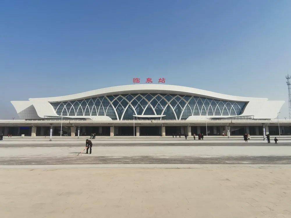 ▼ 界首南站2018年7月,郑阜高铁临泉站,界首南站开工建设,刚刚在连盐