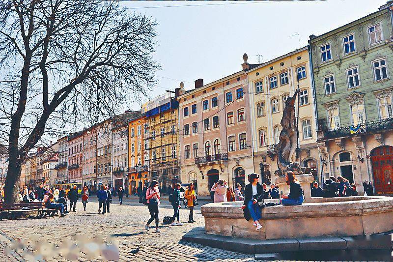 乌克兰利沃夫老城 古巷深幽咖啡飘香