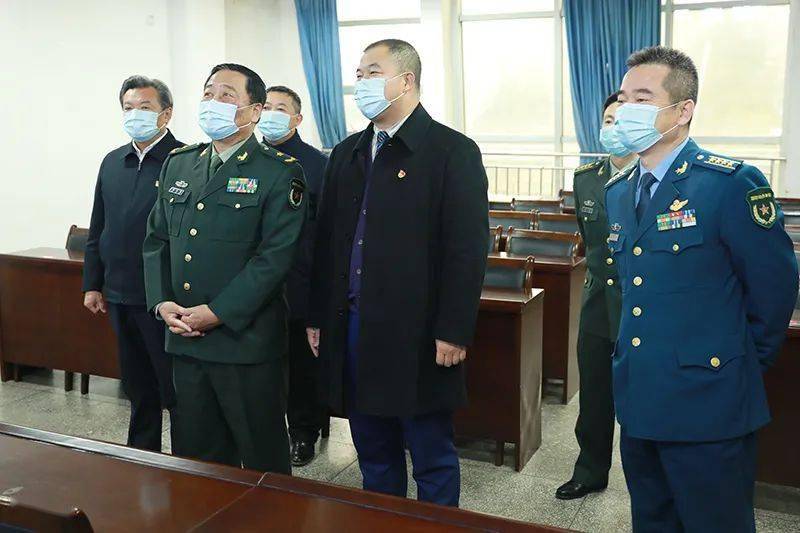 四川省委常委省军区司令员曲新勇到市三中调研慰问