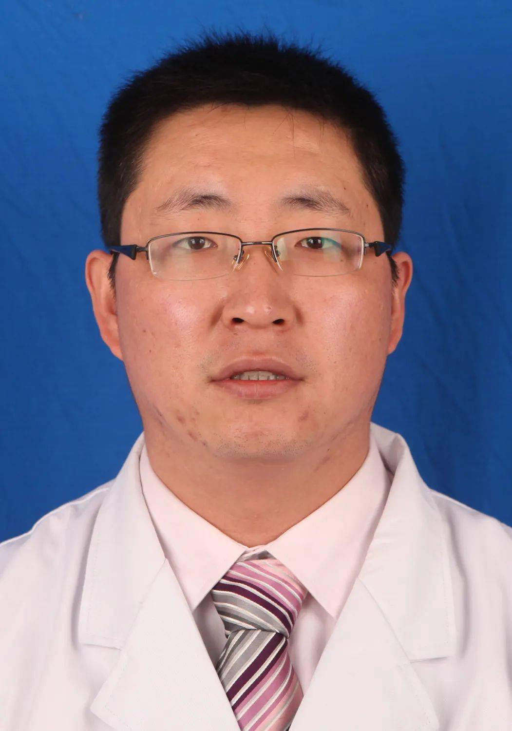 张庆国台州医院运动医学科主治医师,硕士研究生,运动创伤专业,从事