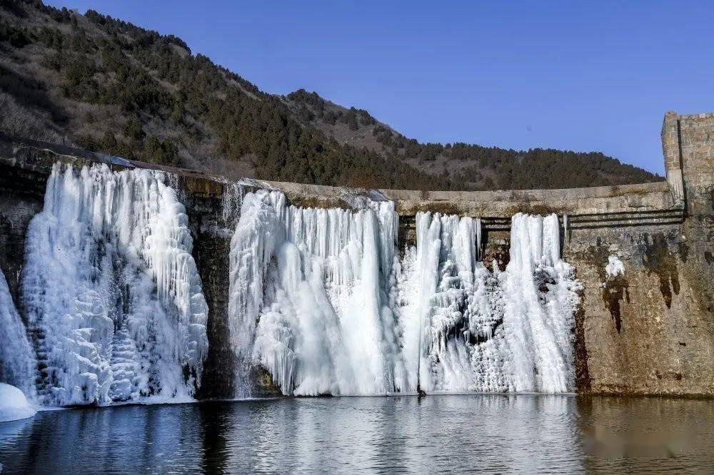 德胜口水库冰瀑icefall冰瀑奇景令人赞叹的自然神奇景色!