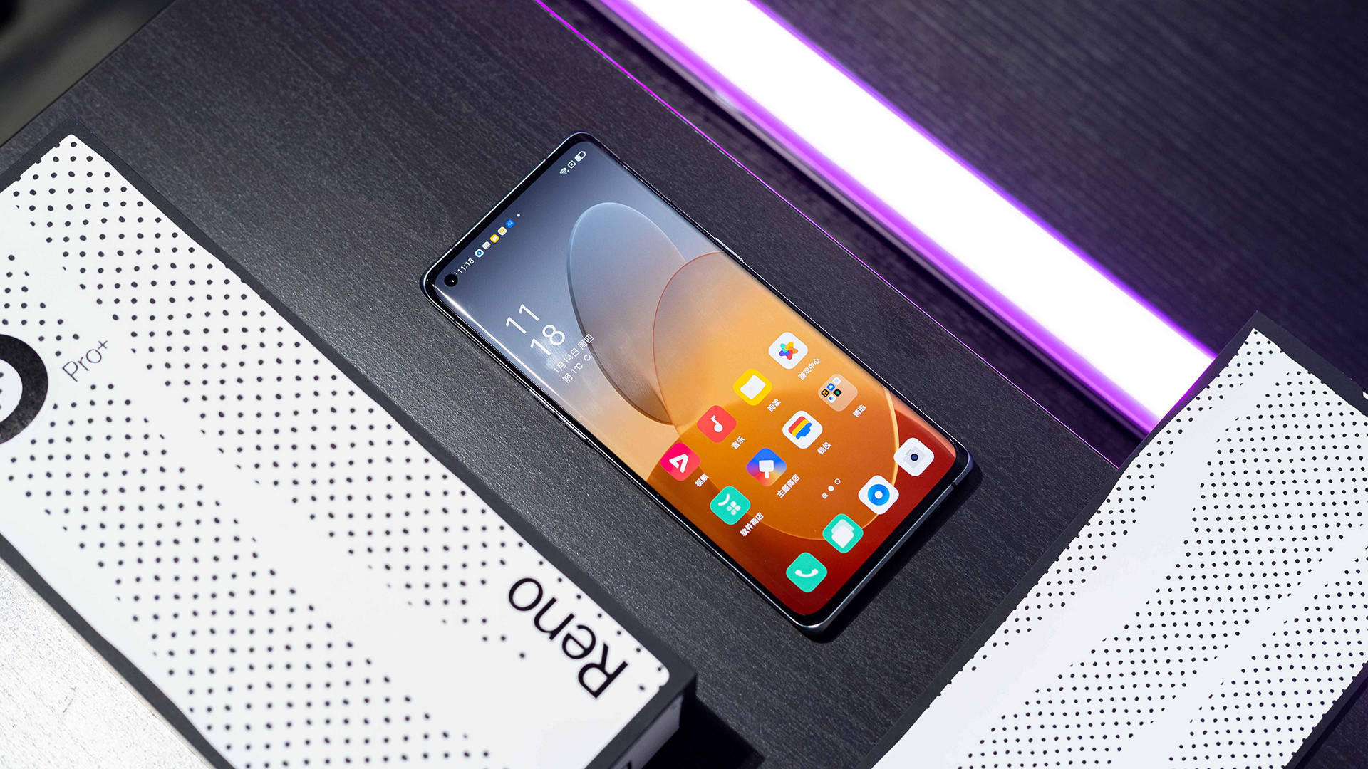电致变色 惊艳动人 oppo reno5 pro 艺术家限定版图赏