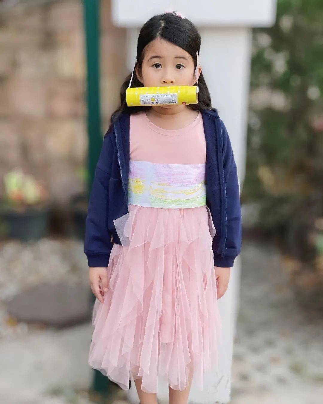 may发文称女儿在家玩cosplay不知道扮演谁网友却表示真的很像诶