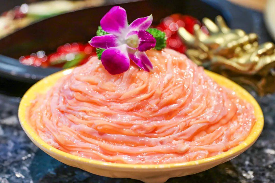 生扣鸭肠  黑猪午餐肉  素菜  荤菜那么优秀,素菜当然也不甘落后,土豆