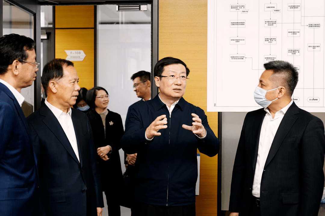 刘学新深入东航集团调研_防控