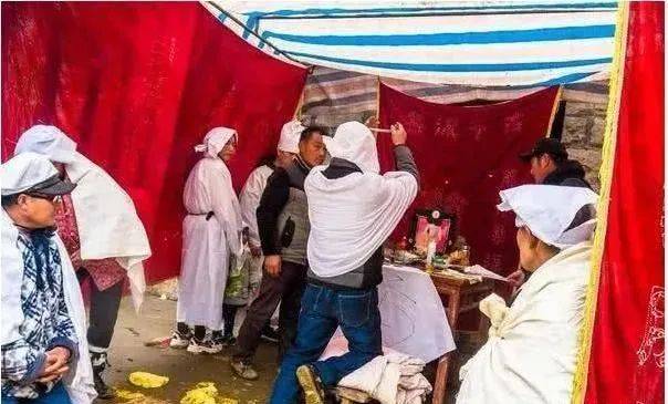 农村新怪象办白事出现三个新变化让人可笑又可气