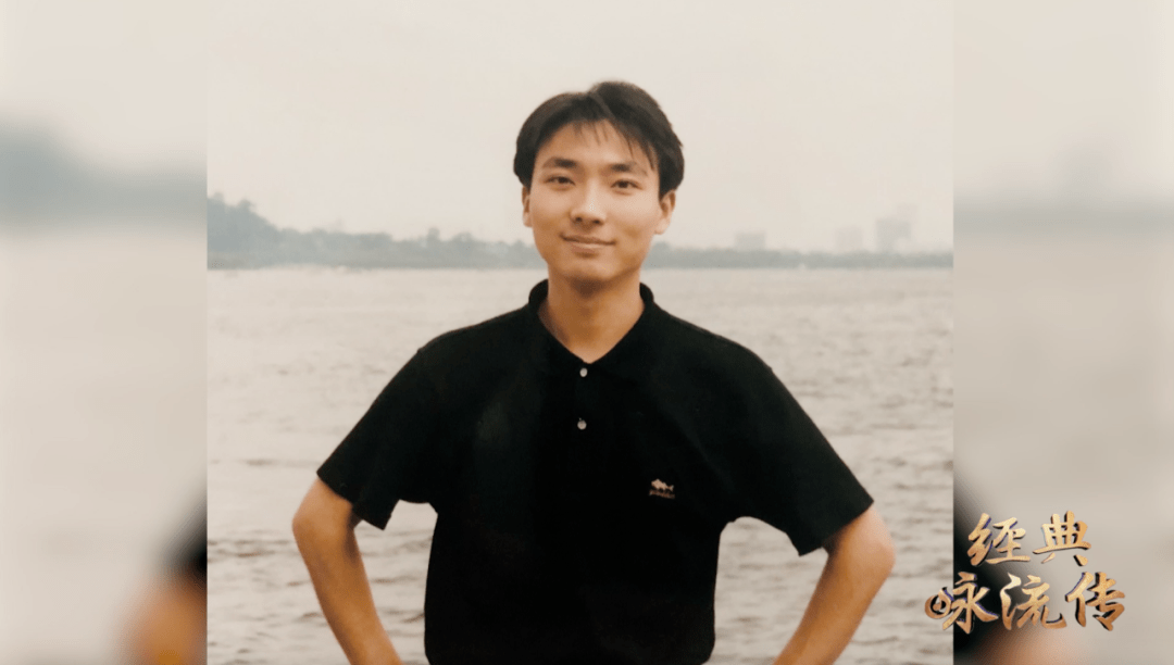 成长荐读央视boys晒旧照惊艳网友他们诠释了什么是青春