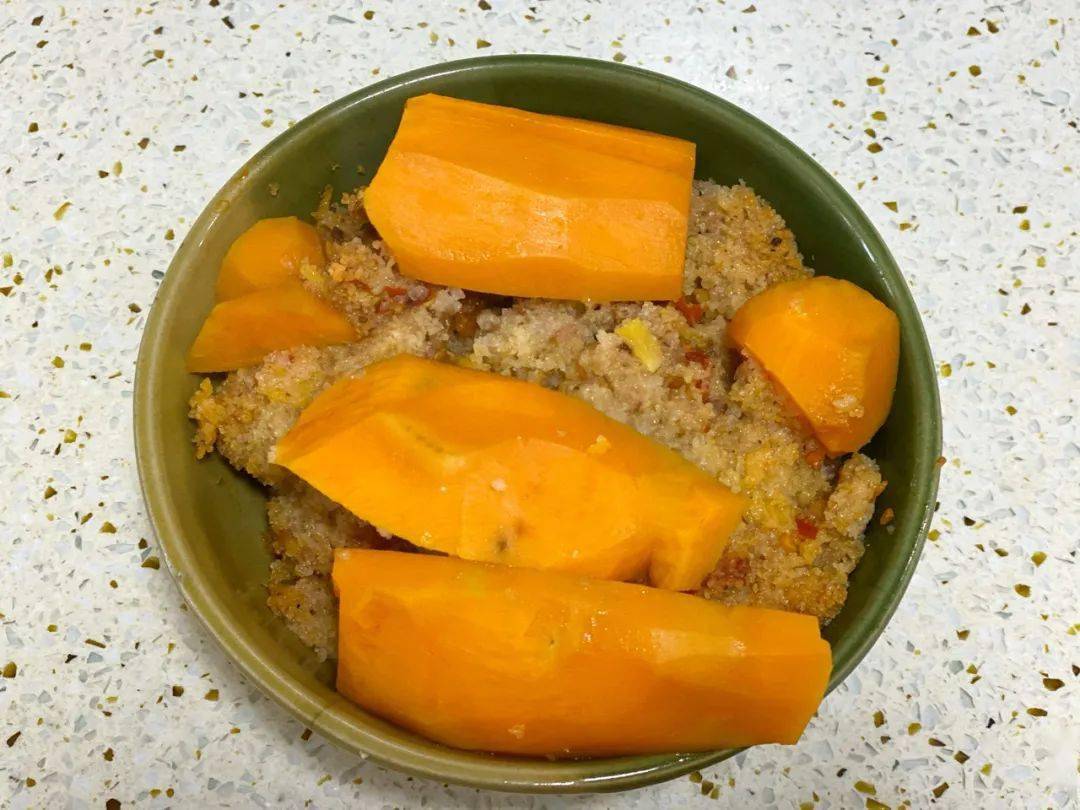 美味简单的新年菜(六)——粉蒸肉_红薯