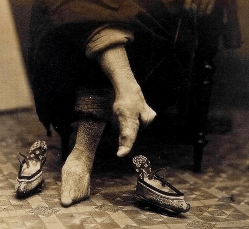 中国人都觉得高跟鞋是一种舶来品殊不知千年前中国就有了高跟鞋