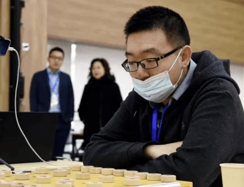 
中国象棋特级大师！他叫王廓 咱吉林人的自满！“pg电子在线网站”(图1)