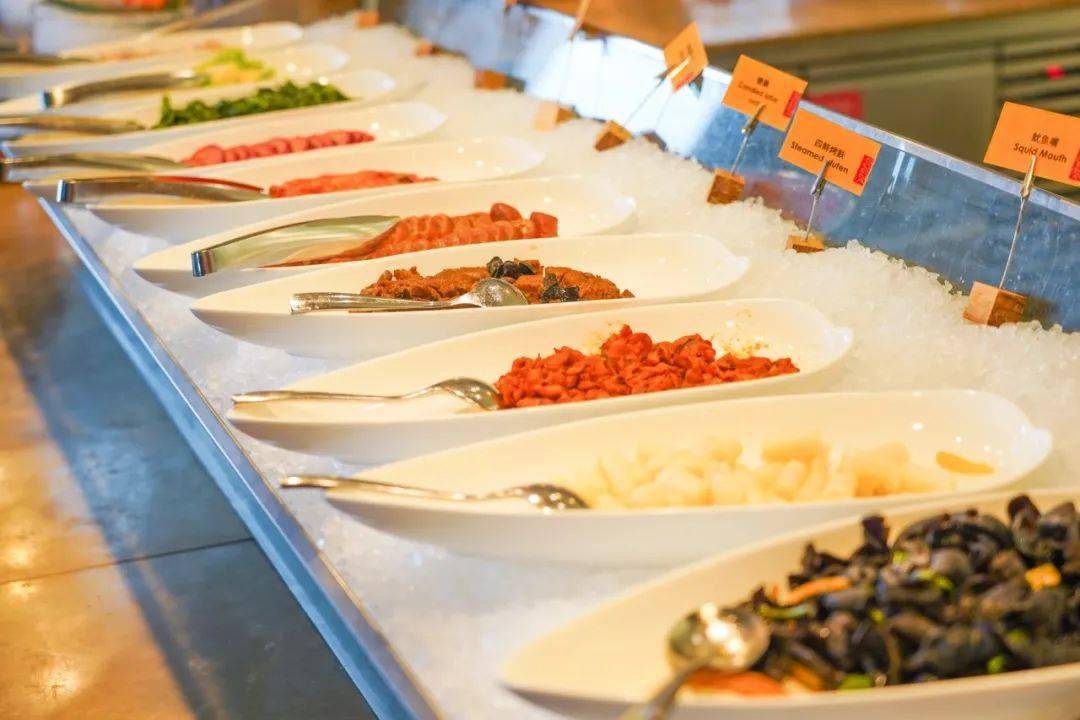 周末至11点06188位浦东丽思卡尔顿自助早餐52层云端俯瞰陆家嘴100道