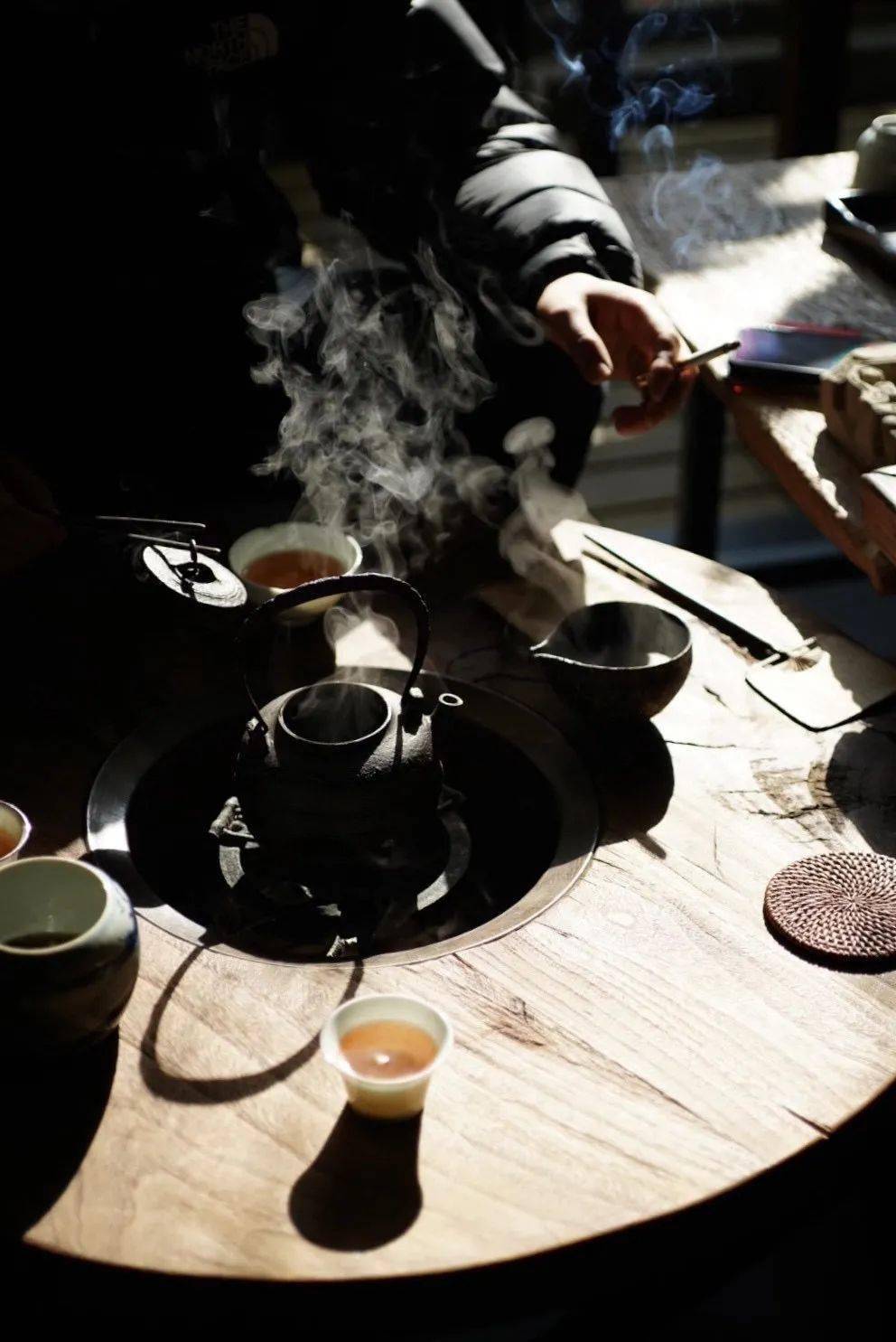 煮雪烹茶,待春来_炉火