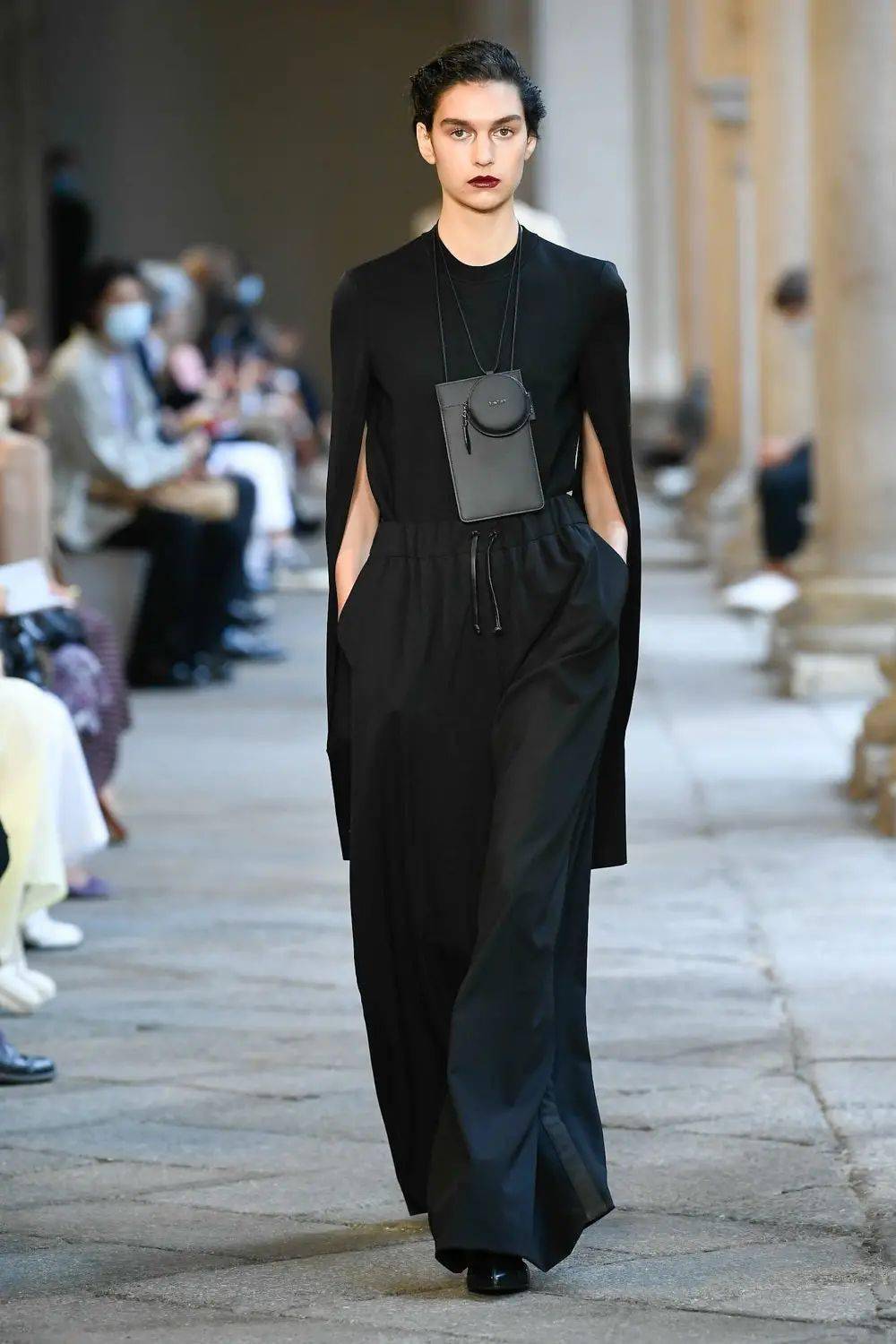 maxmara2021年春夏高级成衣发布秀