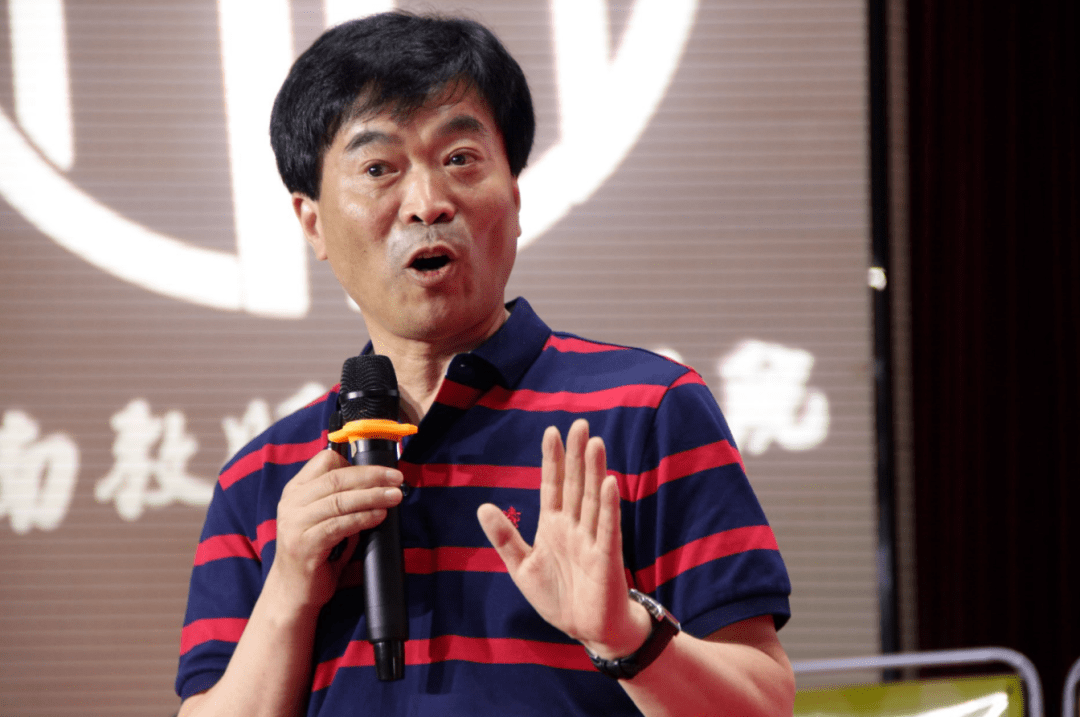 教书就像农民种地华应龙为你下地演示